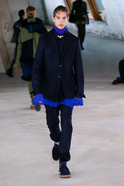 Look 27
